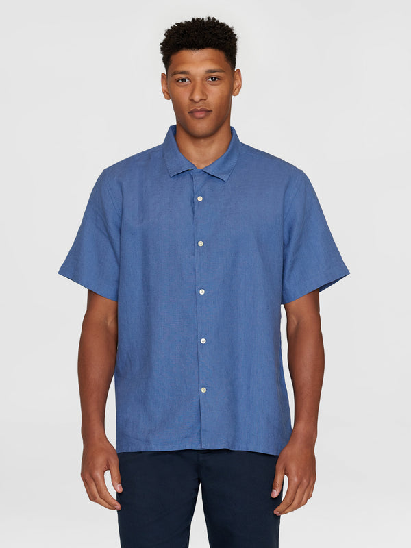 KnowledgeCotton Apparel - MEN Box fit short sleeved linen shirt Shirts 1432 Moonlight Blue