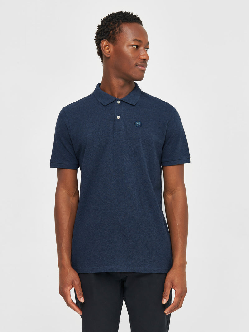 KnowledgeCotton Apparel - MEN Basic badge polo Polos 1257 Insigna Blue melange